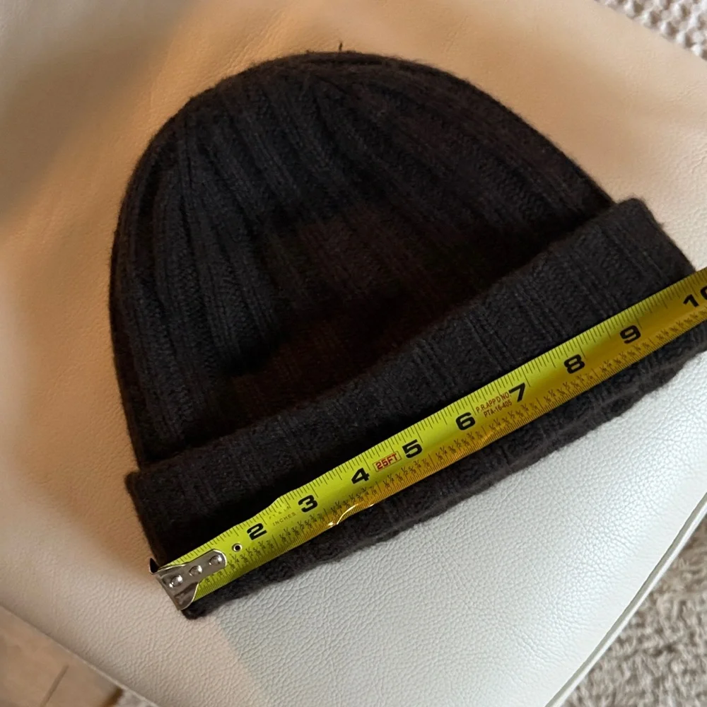 Almada the Label brown beanie great condition - Picture 8 of 10